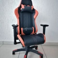 Кресло геймерское Barneo K-52 (черная экокожа оранжевые вставки) в Сысерти - sysert.mebel24.online | фото