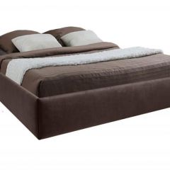 Кровать Подиум с ПМ 1400 (экокожа коричневая) в Сысерти - sysert.mebel24.online | фото